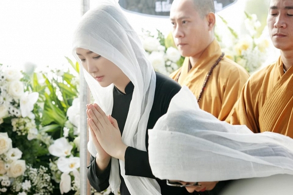 Nằm mơ thấy khăn tang là điều xui xẻo