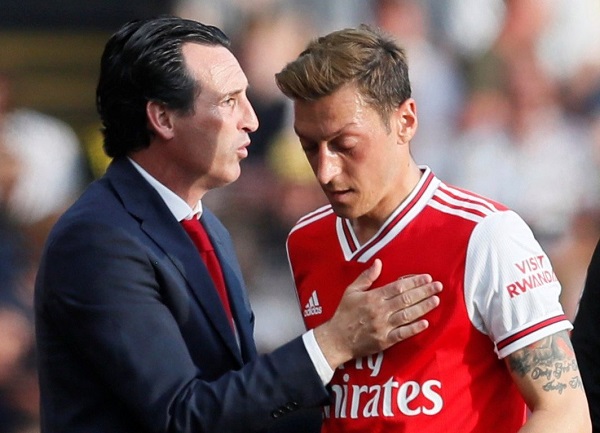 Cầu thủ Ozil